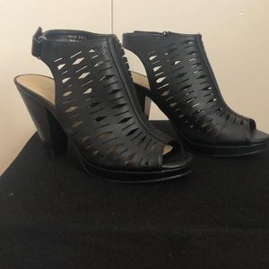 Chinese Laundry Summer Sandal